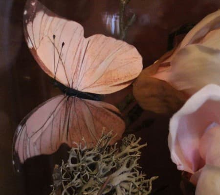 DIY - Frühlingsdekoration mit Schmetterlingen aus Plauener Spitze und Magnolien
