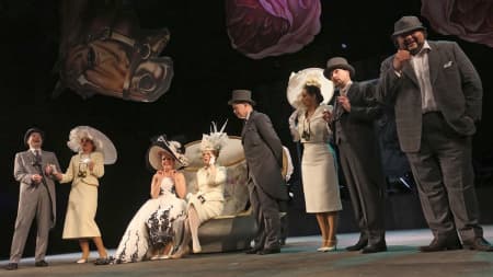 Eliza Dolittle im Kleid aus Plauener Spitze in der Aufführung des Nationaltheaters Weimar
