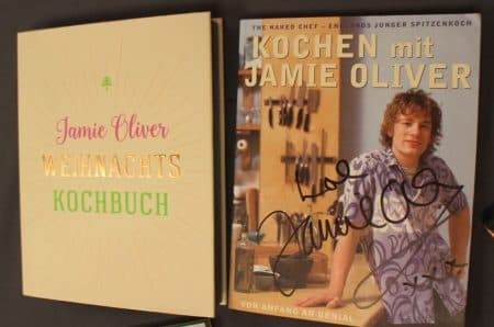 Das neueste und das erste Buch von Jamie Oliver