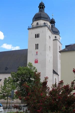 Die Johanniskirche in Plauen ziert in diesem Jahr das Spitzenfestabzeichen