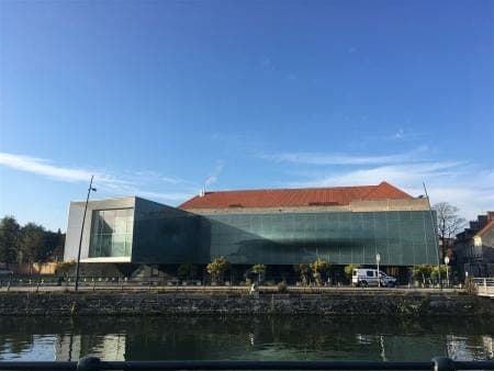 Blick auf das Cité de la Dentelle et de la Mode - das Spitzenmuseum in Calais