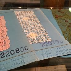 Ausstellung in der Schaustickerei Plauen gibt Einblick in alte Musterbücher