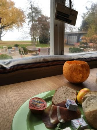 Restaurant und Hotel Wunderbar in Arbon / Schweiz - Frühstück mit Blick auf den Bodensee