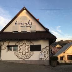 Gehäkelte Spitze aus Koniakow in Polen – Ein Besuch im Museum